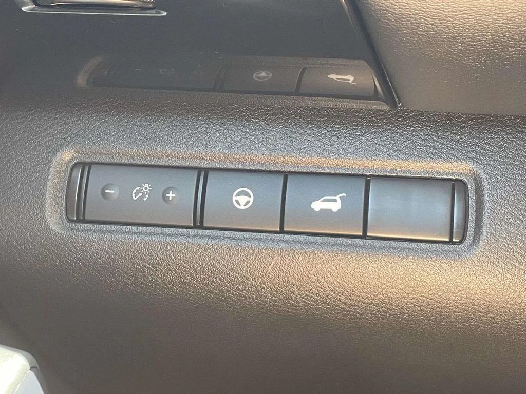 Used 2025 Deep Ocean Blue Pearl Nissan SV image 22