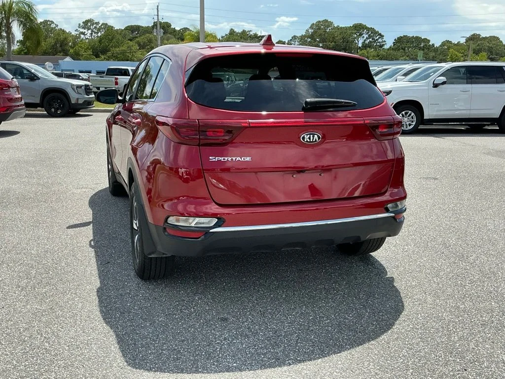 Used 2022 Red Kia LX image 8