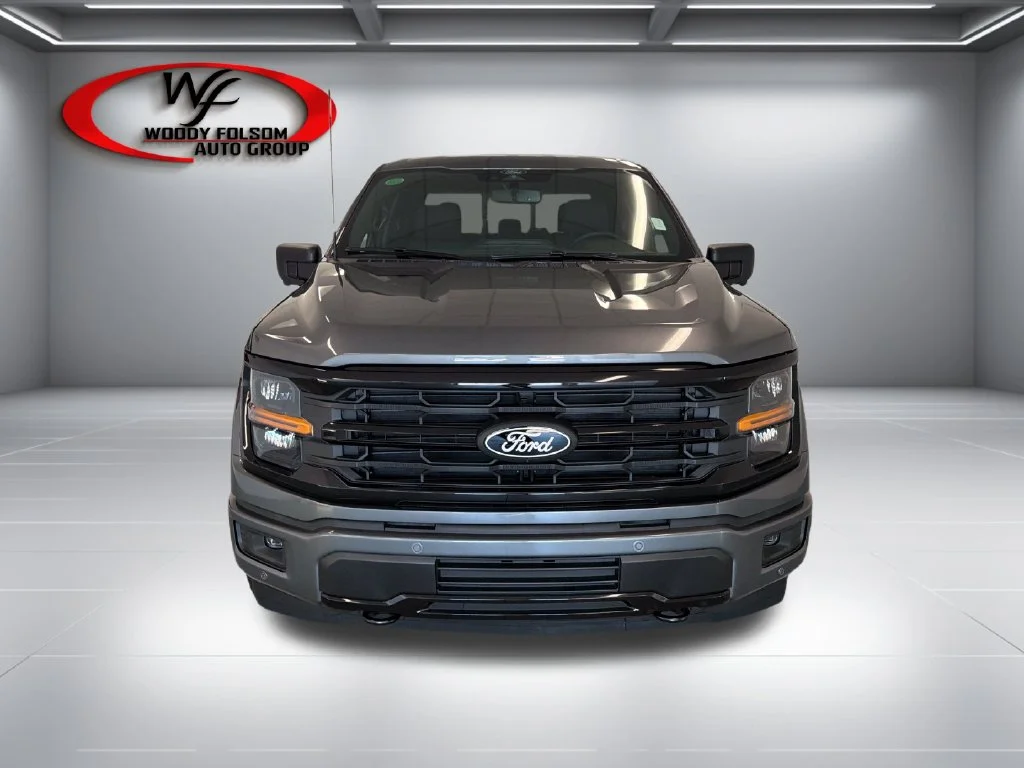 New 2026 Carbonized Gray Metallic Ford XLT image 2
