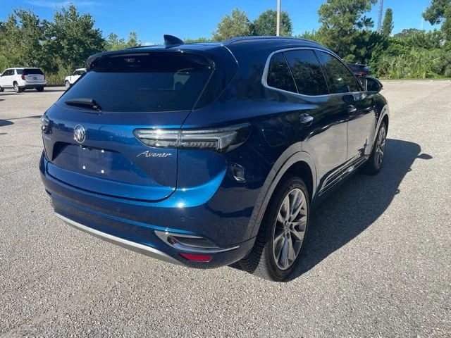 Used 2022 Sapphire Metallic Buick Avenir image 2
