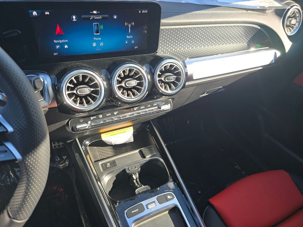 2025 Mercedes-Benz GLB GLB35 AMG - Photo 30