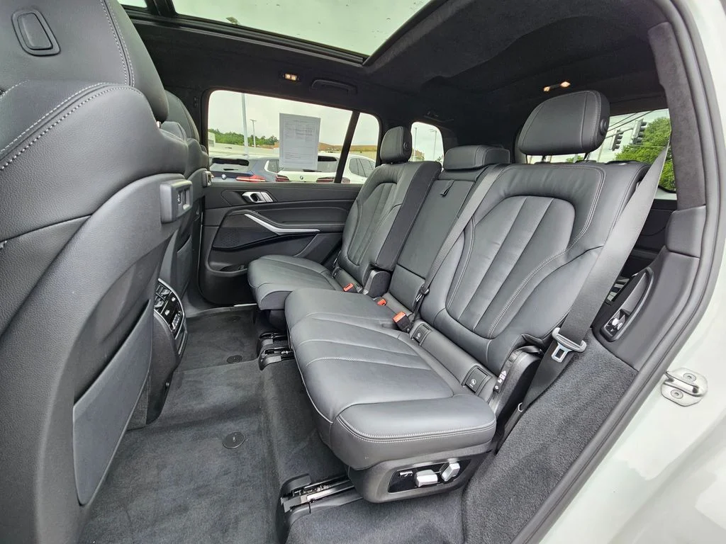 Certified Used 2022 Alpine White BMW xDrive40i image 22