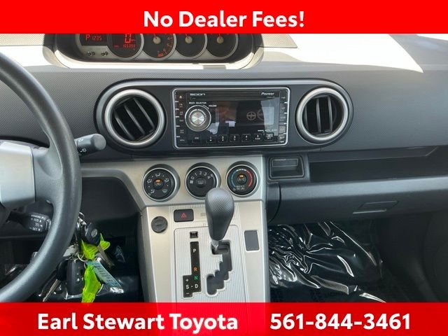 Used 2009 Green Scion Base image 35
