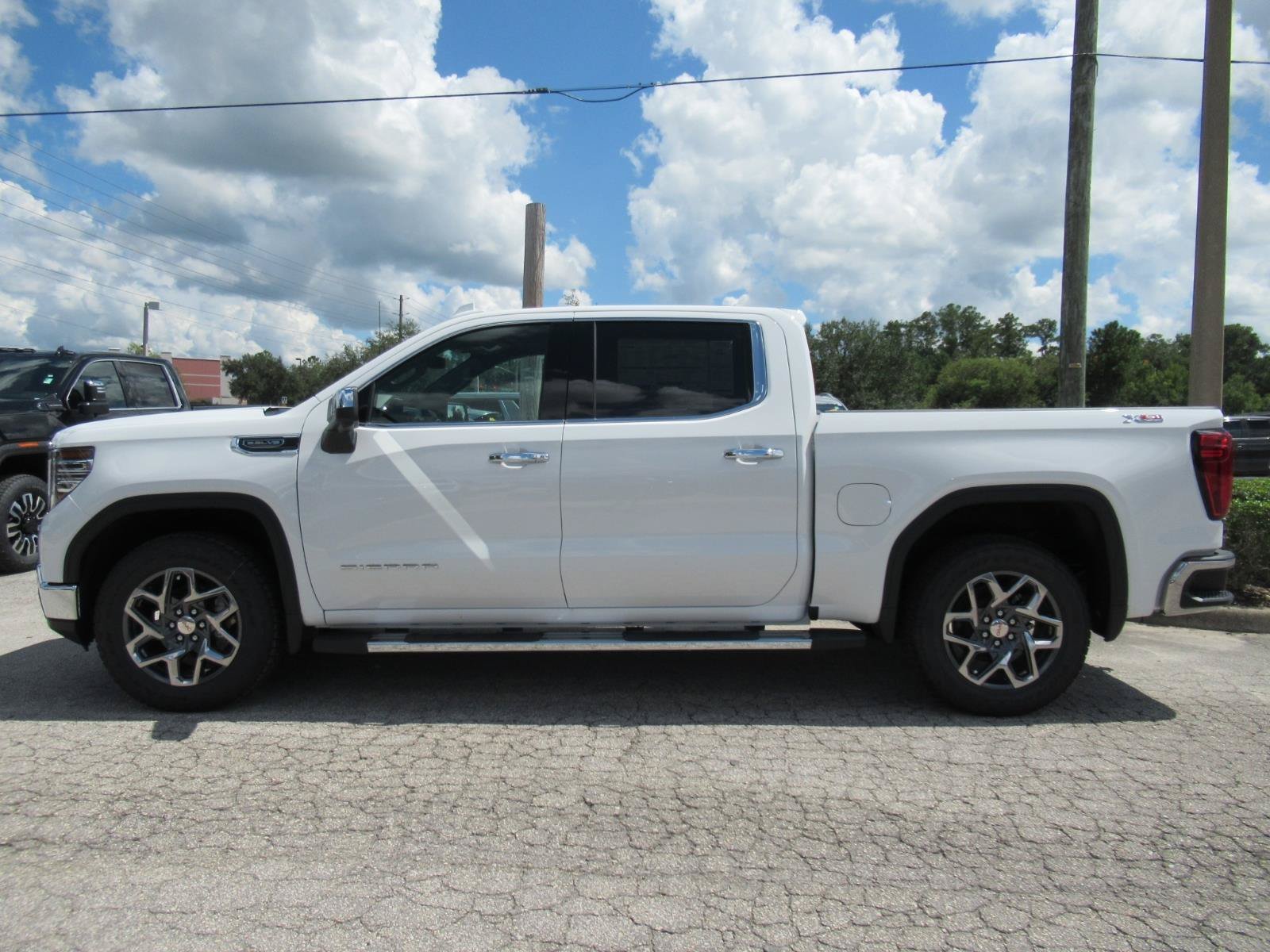 New 2026 Summit White GMC SLT image 4