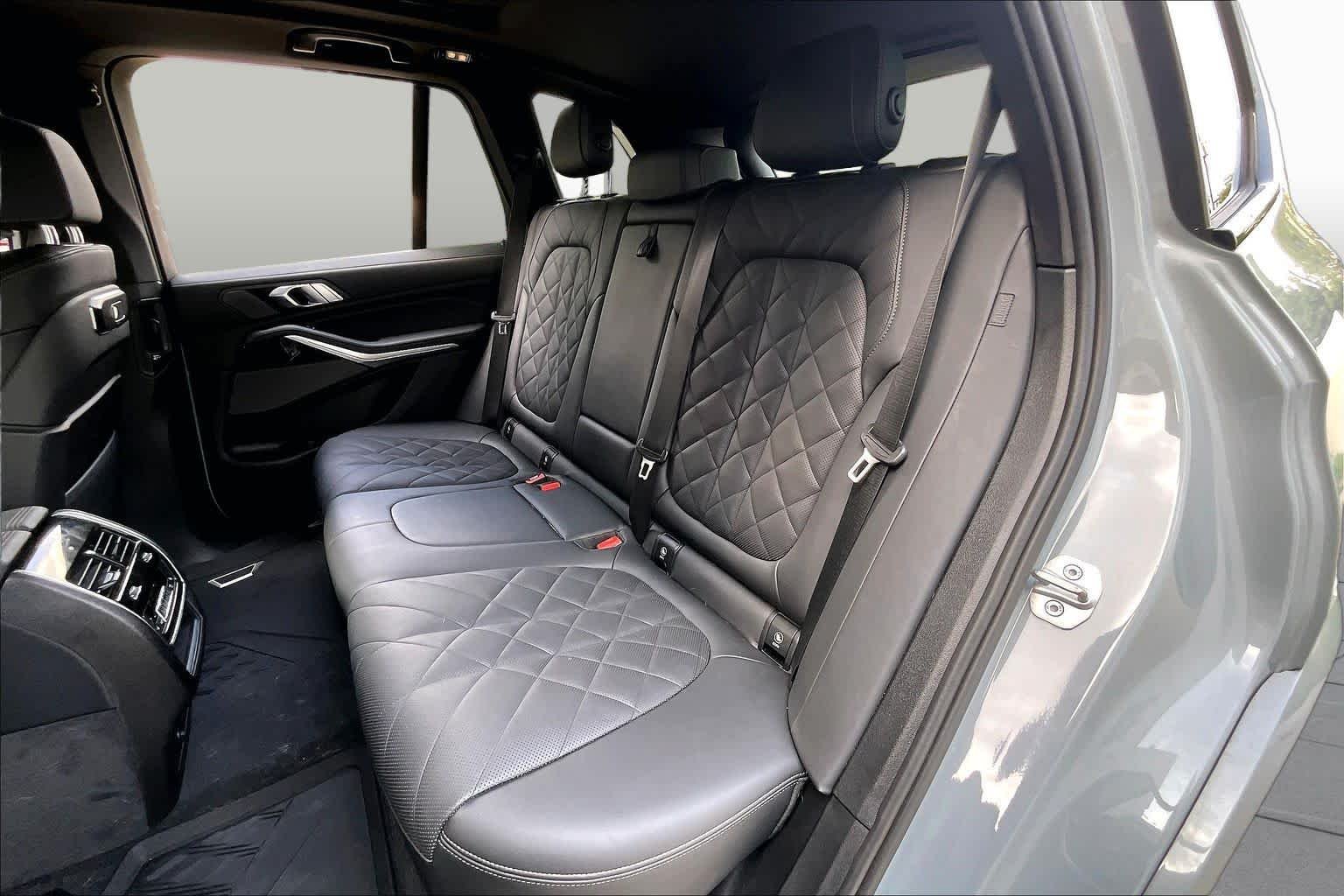 Used 2025 Brooklyn Grey Metallic BMW sDrive40i image 18