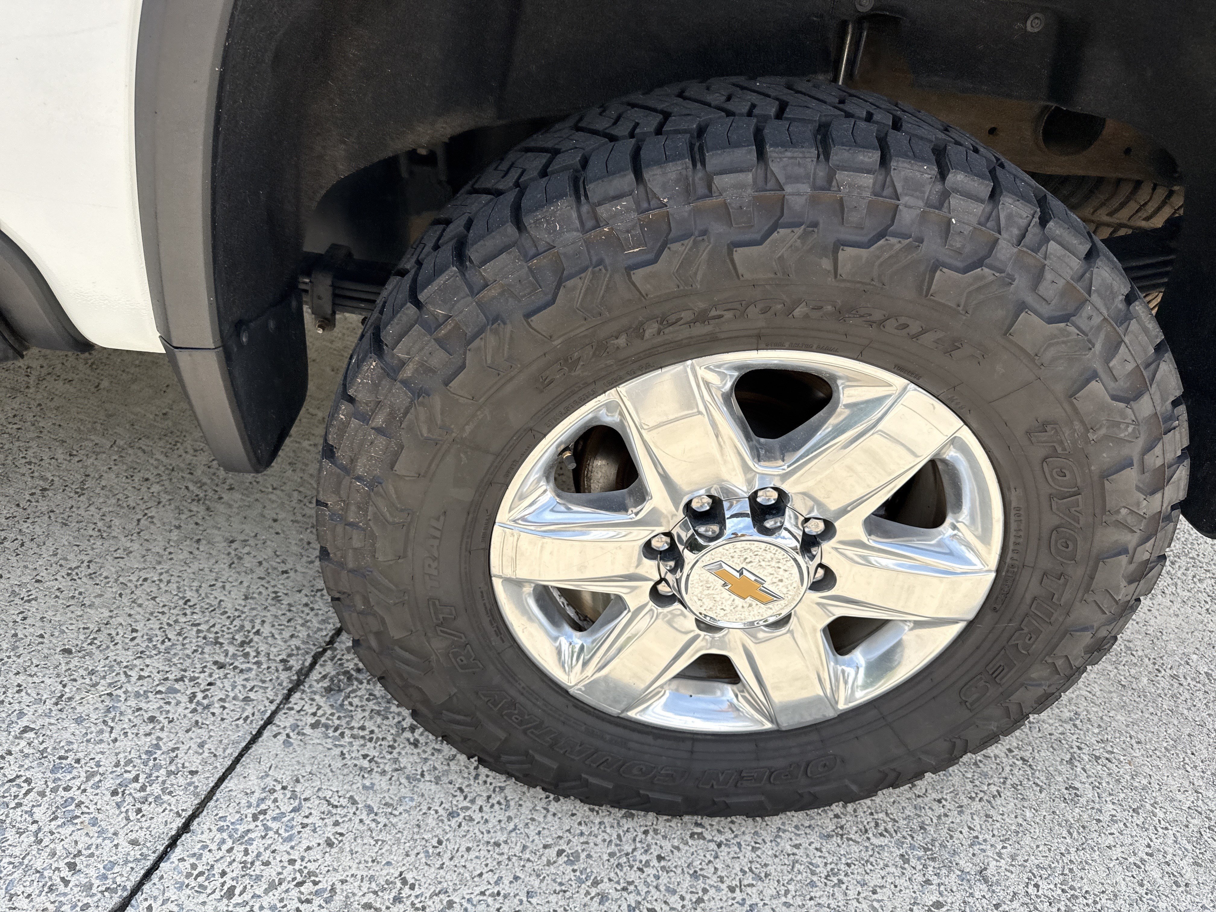Used 2022 Summit White Chevrolet LTZ image 19