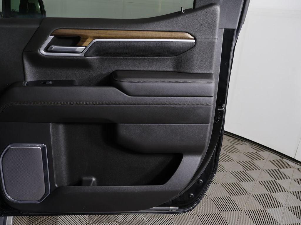 Used 2022 Black Chevrolet High Country image 24