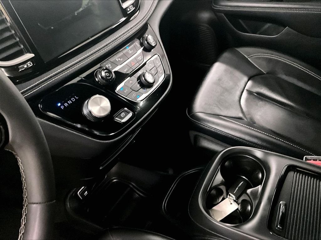 Used 2024 White Chrysler Select S Appearance image 20