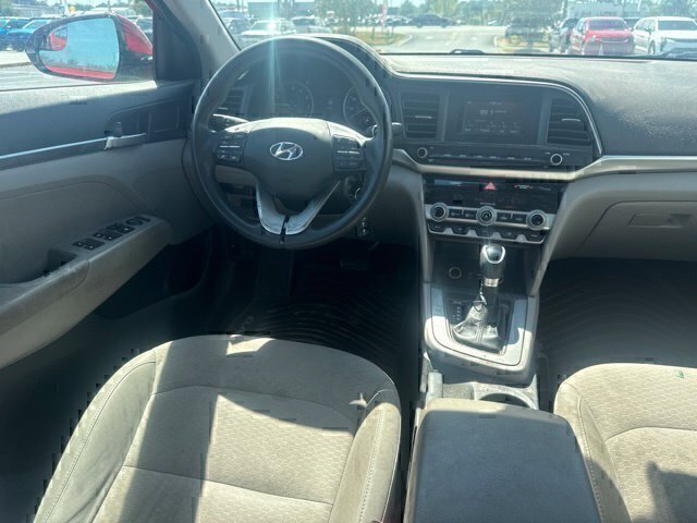 Used 2020 Red Hyundai SE image 20