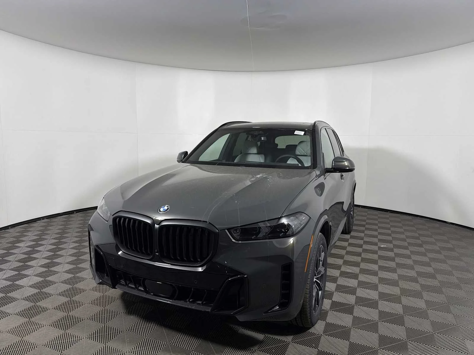 New 2026 Dravit Grey Metallic BMW xDrive40i image 7