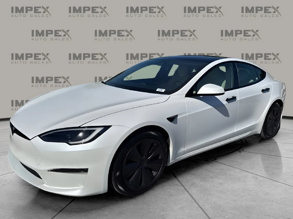Used 2023 White Tesla Plaid image 1