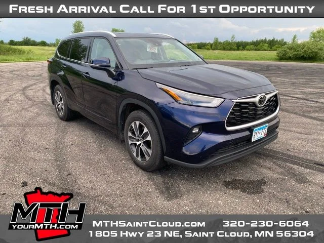Used 2022 Blue Toyota XLE image 2