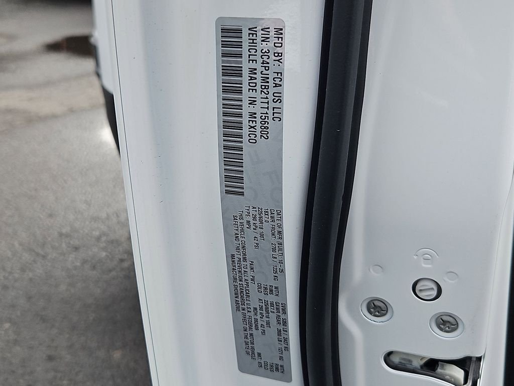 New 2026 Bright White Clear-Coat Exterior Paint Jeep Limited image 28