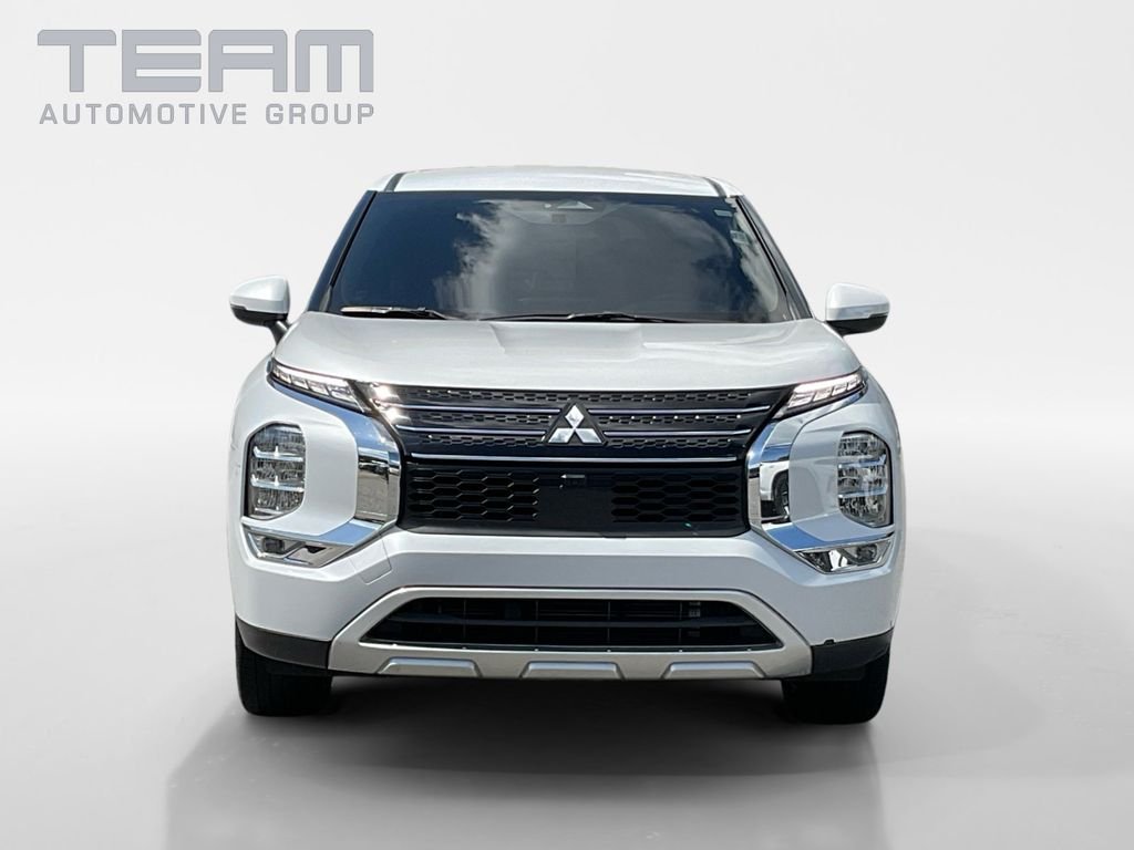 Used 2023 White Mitsubishi SE Special Edition image 2