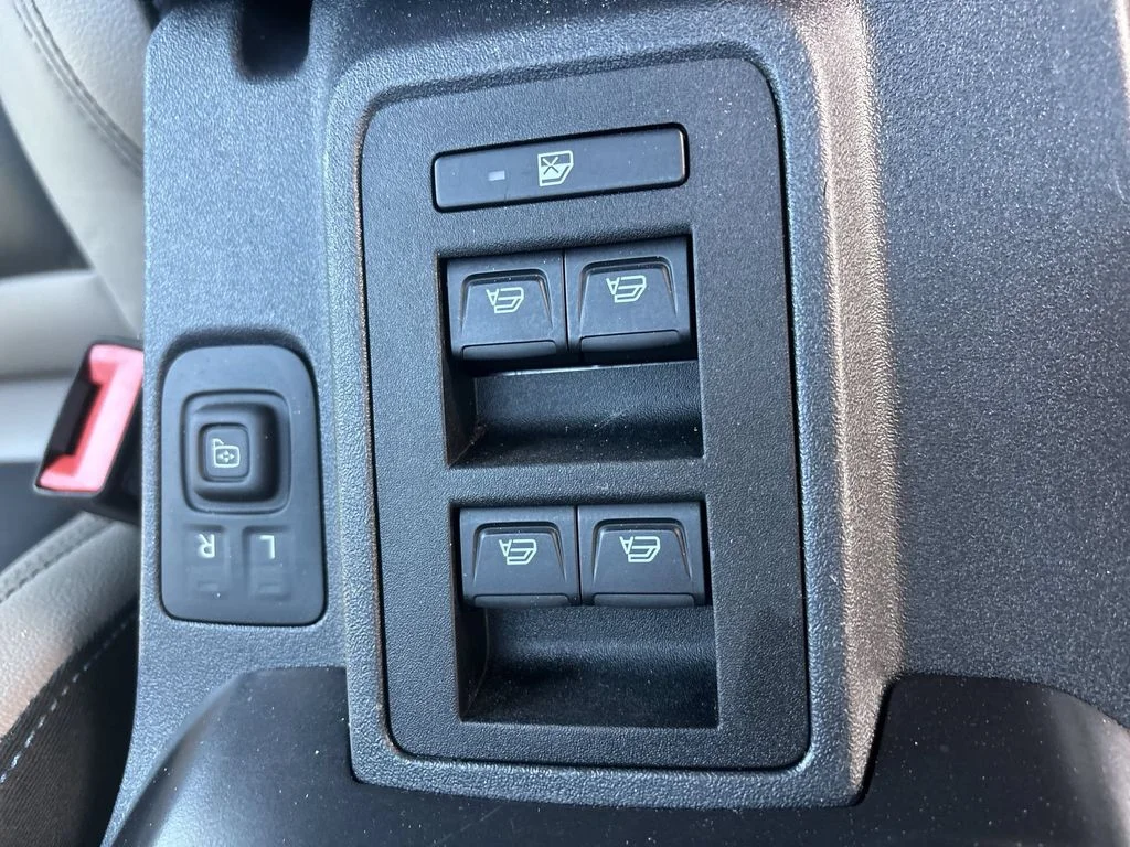 Used 2024 Black Ford Wildtrak image 15