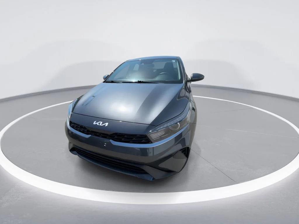 Used 2024 Gray Kia LXS image 3