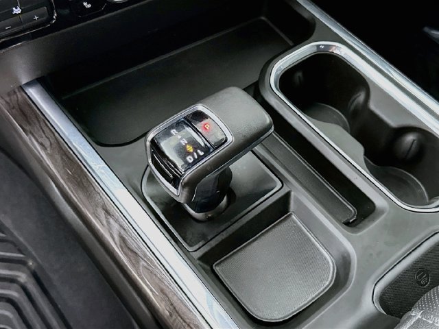 Used 2022 IRIDESCENT PEARL TRICOAT Chevrolet LTZ image 19