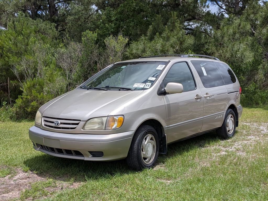 2003 Toyota Sienna LE's photo