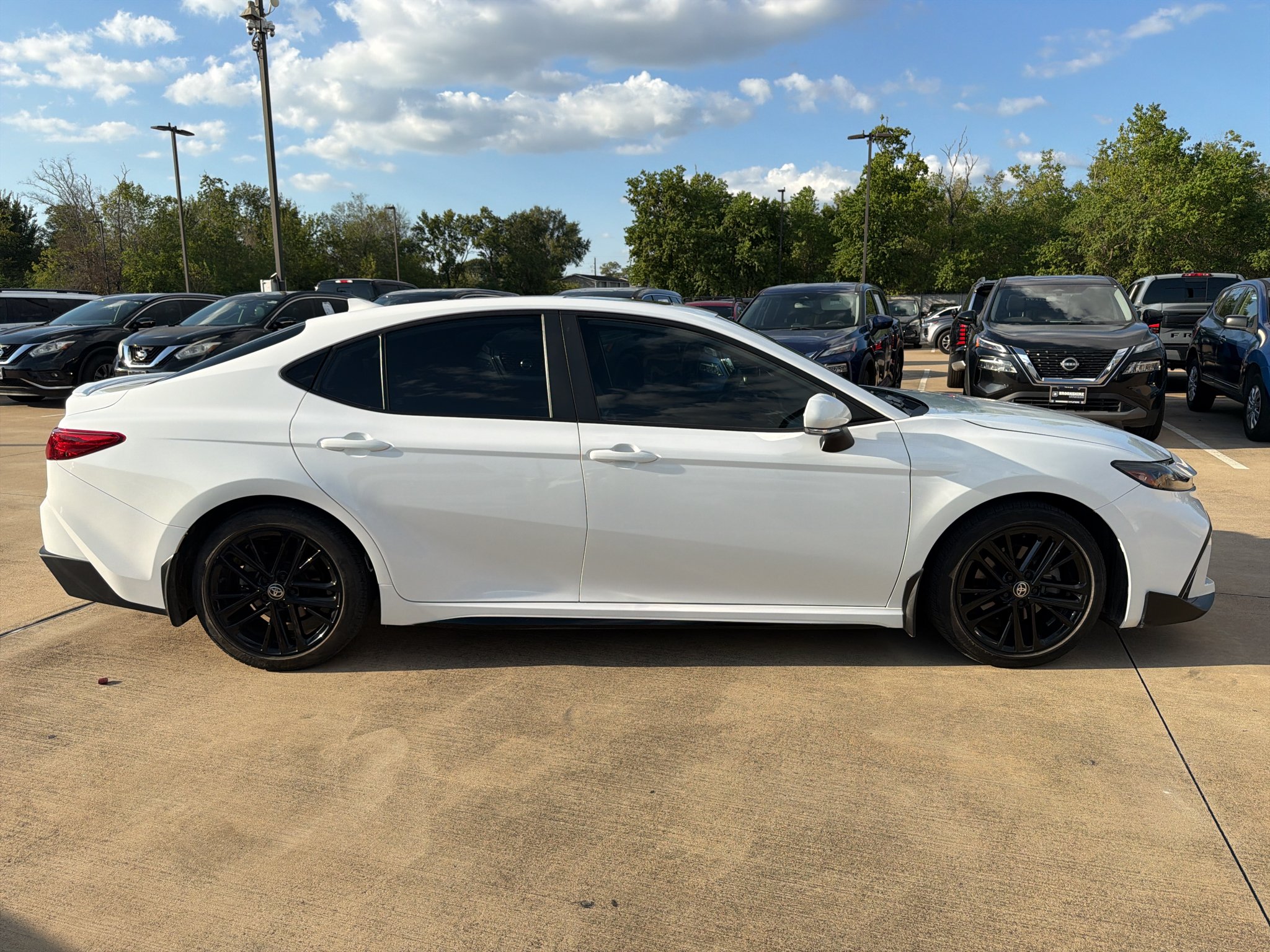 Used 2025 Ice Cap Toyota SE image 5