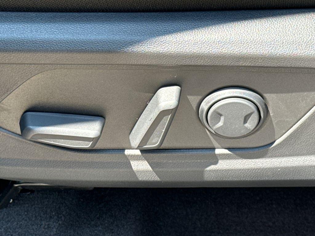 New 2026 Gray Hyundai SEL FWD image 20