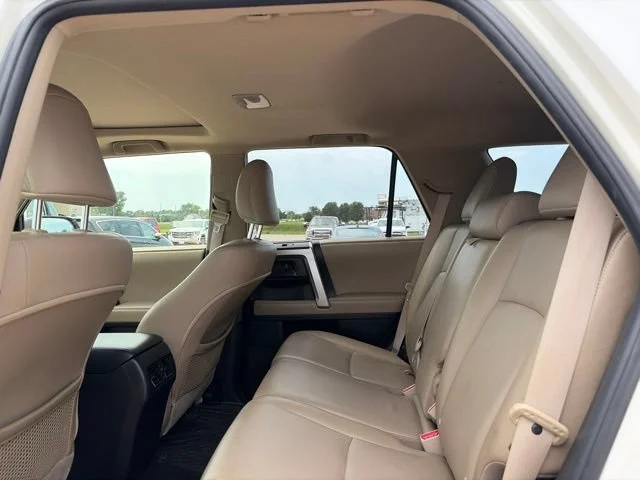 Used 2012  Toyota SR5 image 17