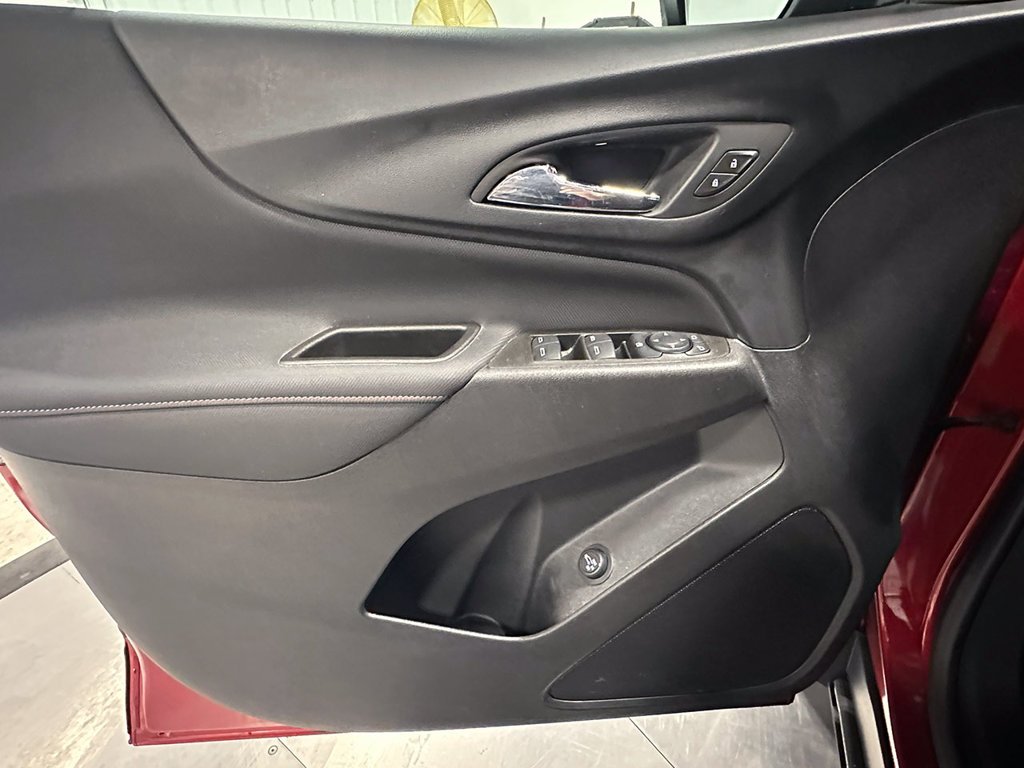 Used 2023 Red Chevrolet RS image 21
