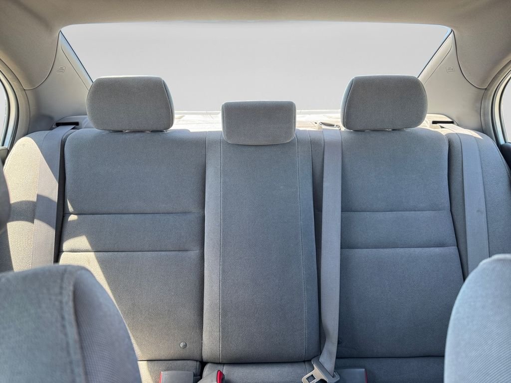 Used 2007 Alabaster Silver Metallic Honda LX image 19
