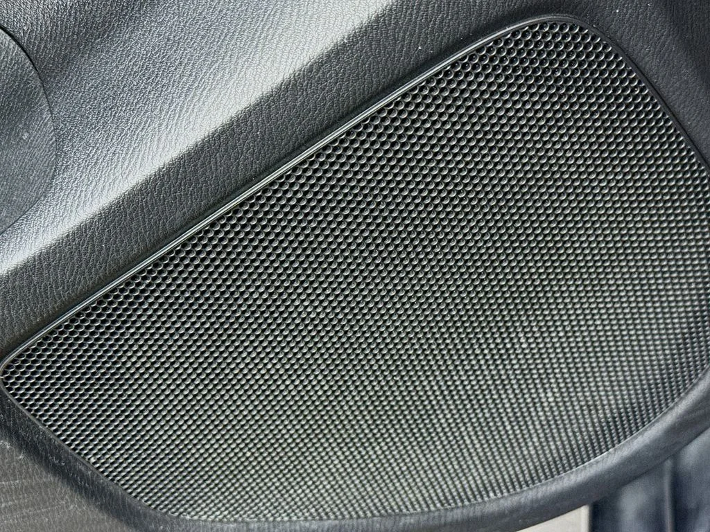 Used 2016 Blue Mazda i Sport image 21
