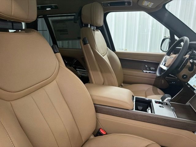 New 2026 Eiger Grey Land Rover SE image 21