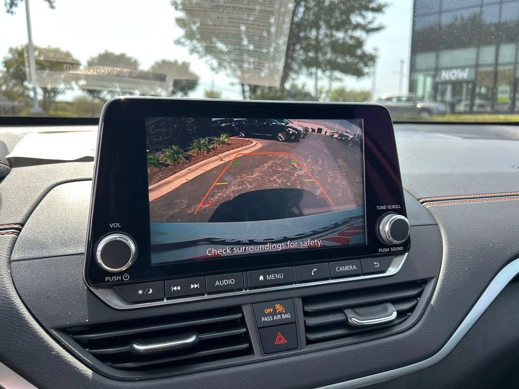 2021 Nissan Altima SR - Photo 25