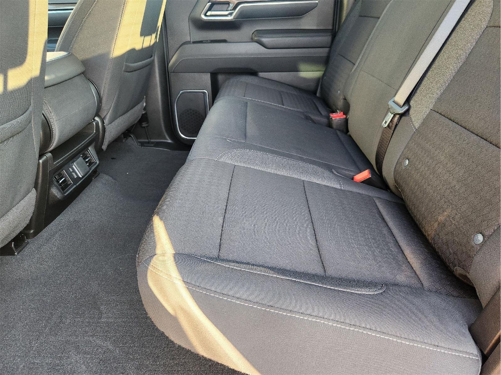 2025 Chevrolet Silverado 1500 photo 31 of 34