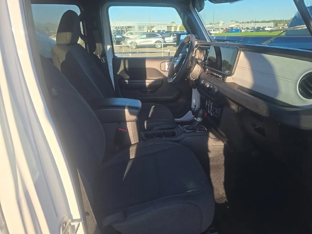 Used 2024 White Jeep Sport S 4xe image 5