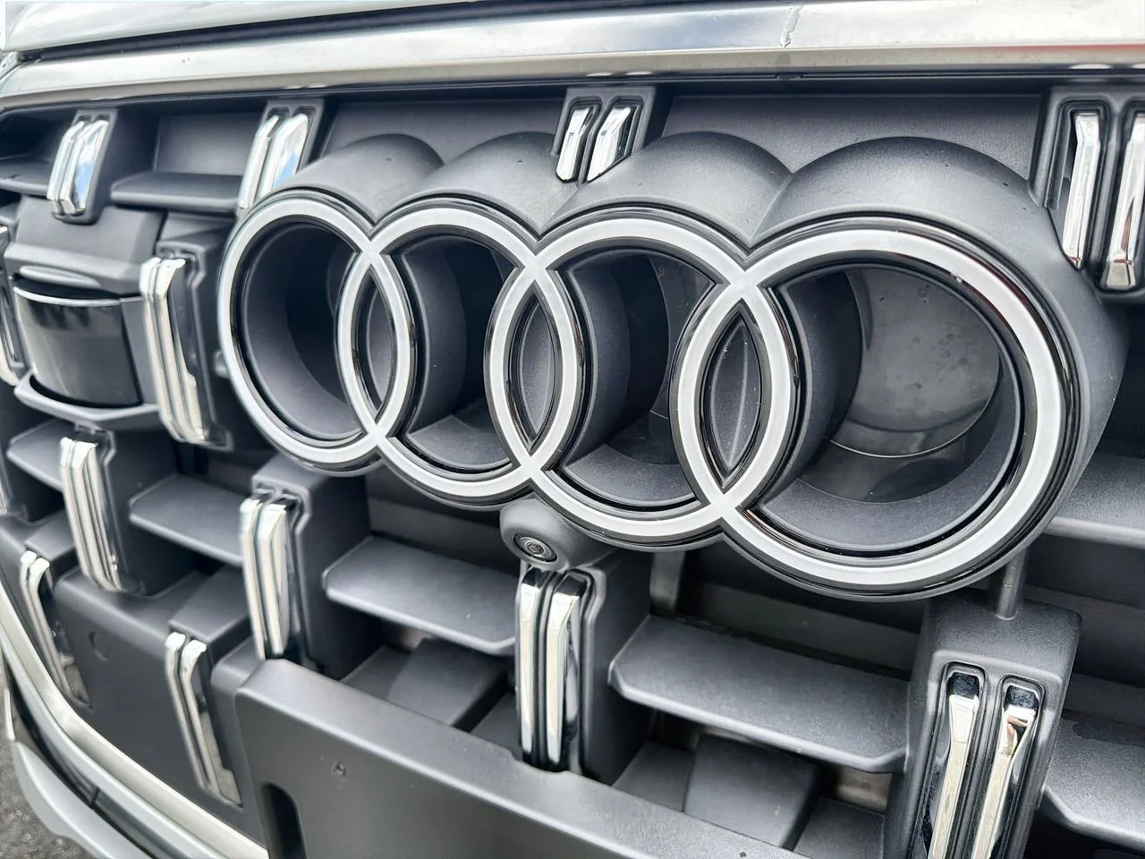 Used 2025 White Audi Premium Plus 55 TFSI quattro Tiptronic image 26