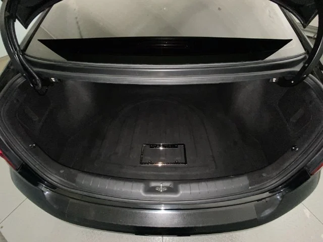 Used 2020 Black Hyundai SE image 22