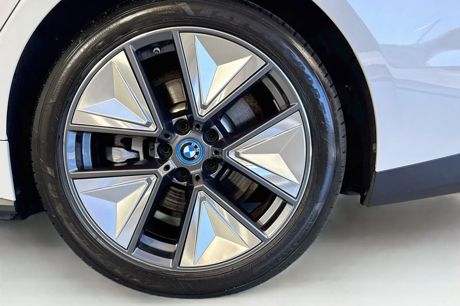 Used 2023 Mineral White Metallic BMW eDrive40 image 30