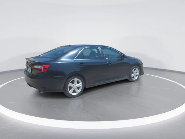 Used 2013 Gray Toyota SE image 8