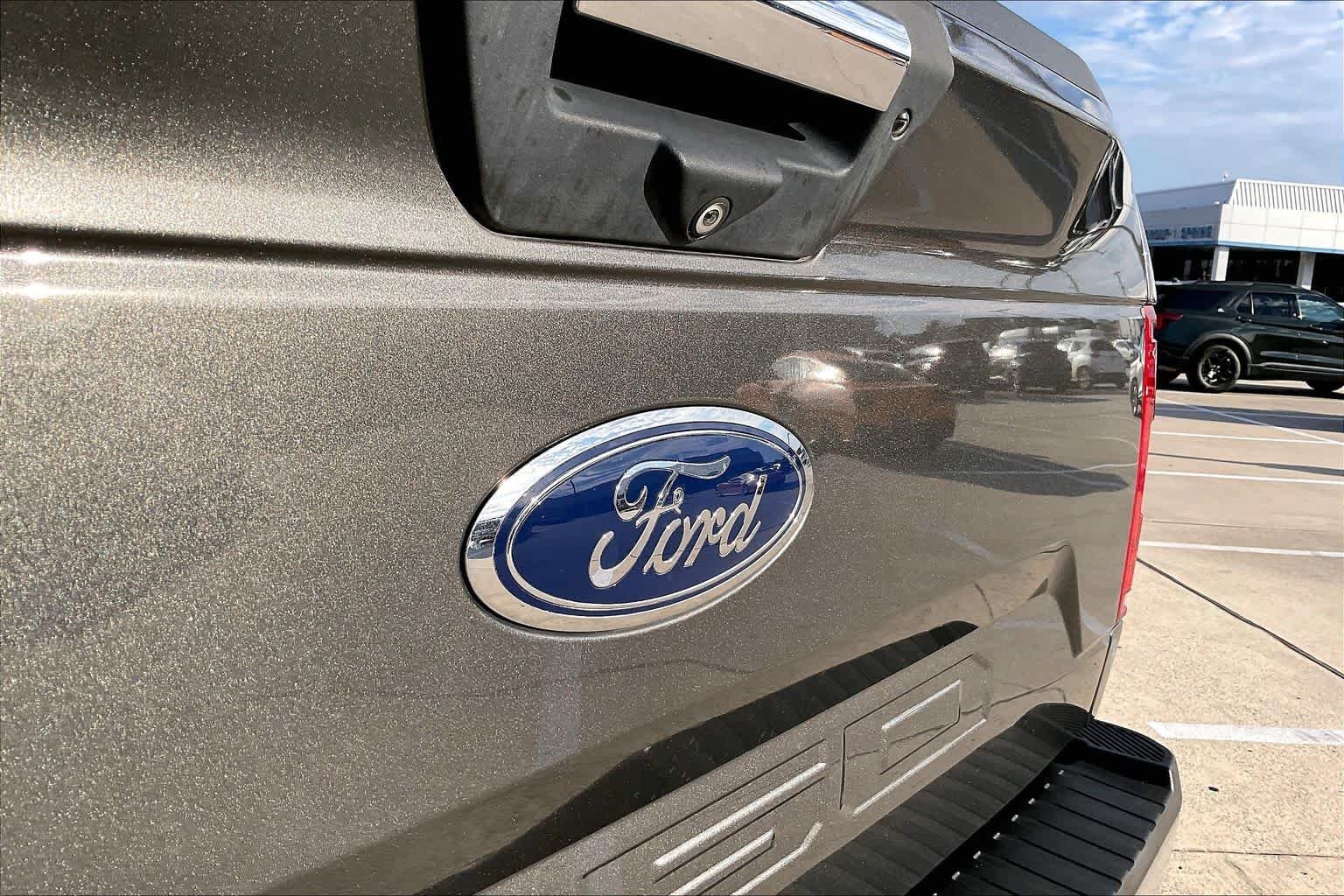 Used 2018 Magnetic Metallic Ford XLT image 29