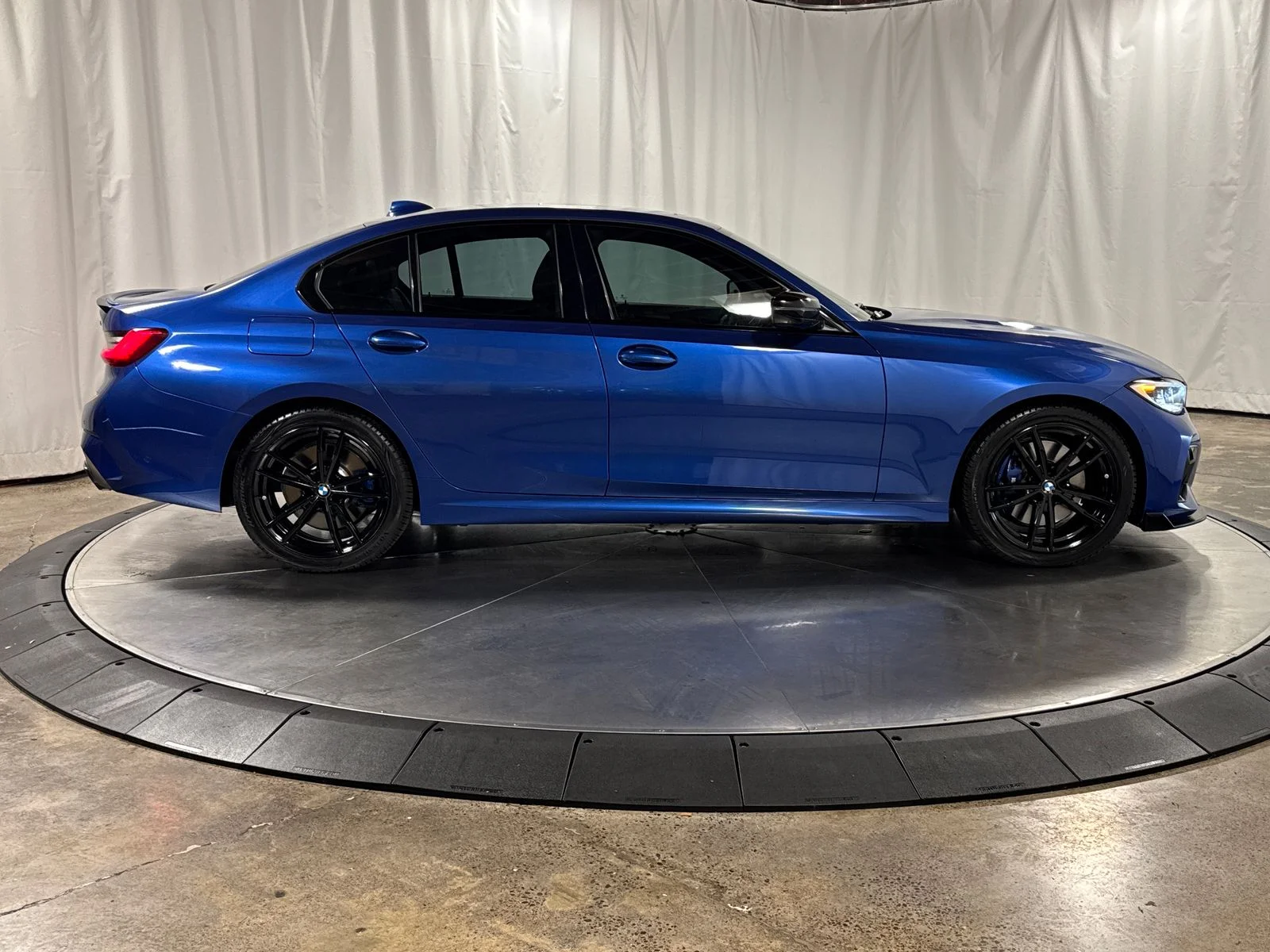 Used 2021 Blue Metallic BMW M340i xDrive image 9