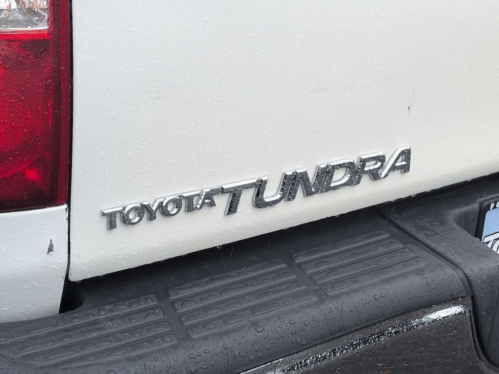 Used 2006 Natural White Toyota SR5 image 24
