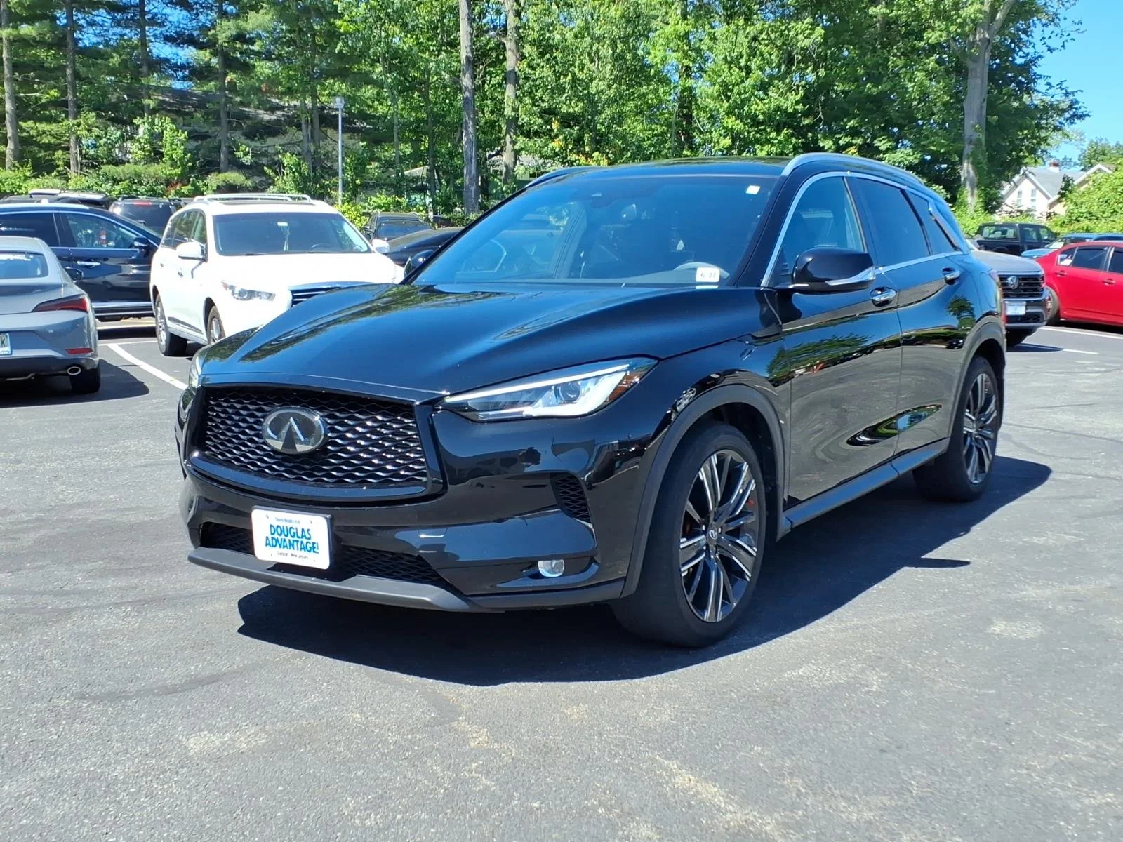 Certified Used 2022 Black INFINITI LUXE image 2