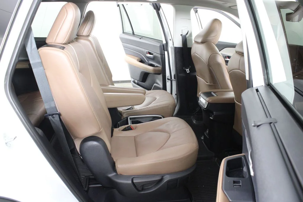 Used 2024 Pearl Toyota Platinum image 14