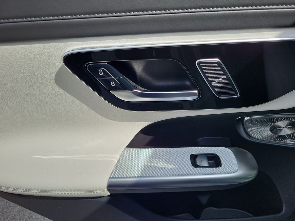 New 2027 MANUFAKTUR Alpine Grey Mercedes-Benz GLC 300 image 15