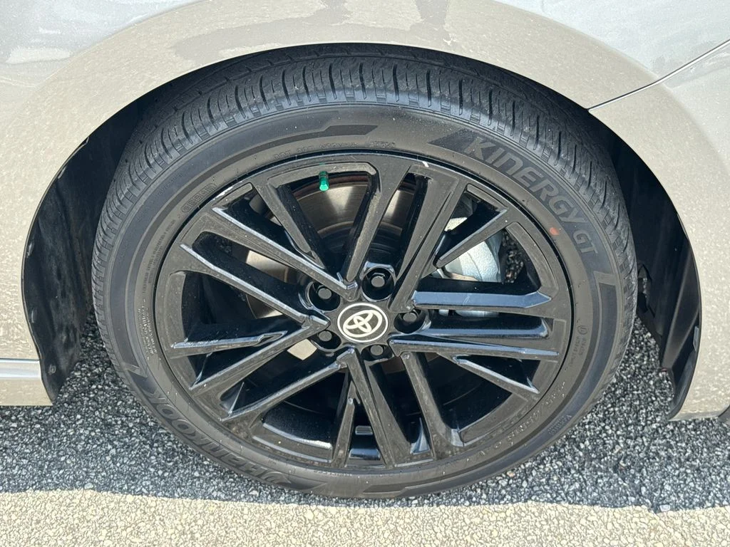 Used 2025  Toyota SE image 12