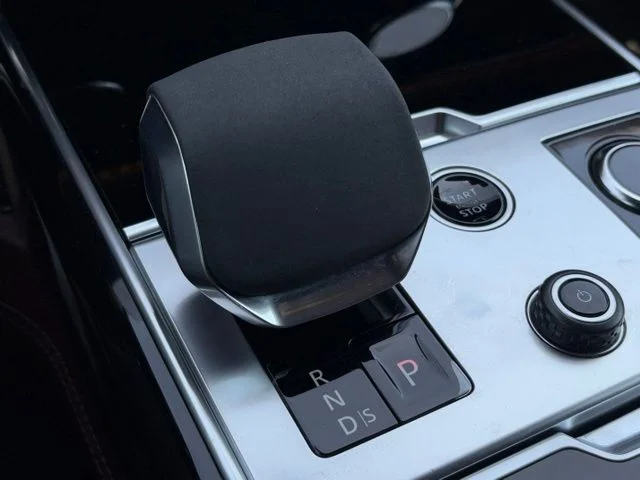 Certified Used 2023 Gray Land Rover SE image 30