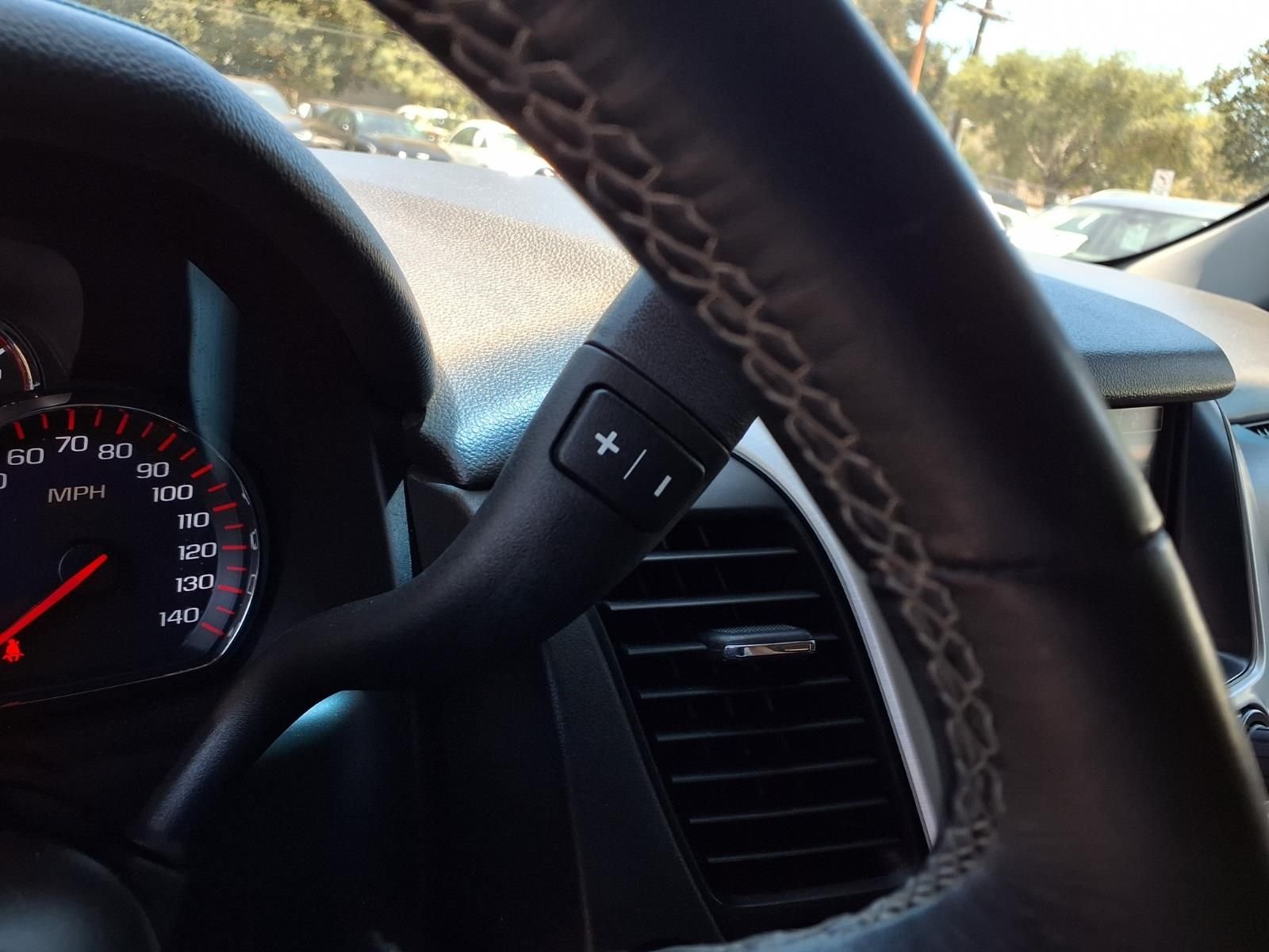 Used 2016 Silver GMC SLT image 13