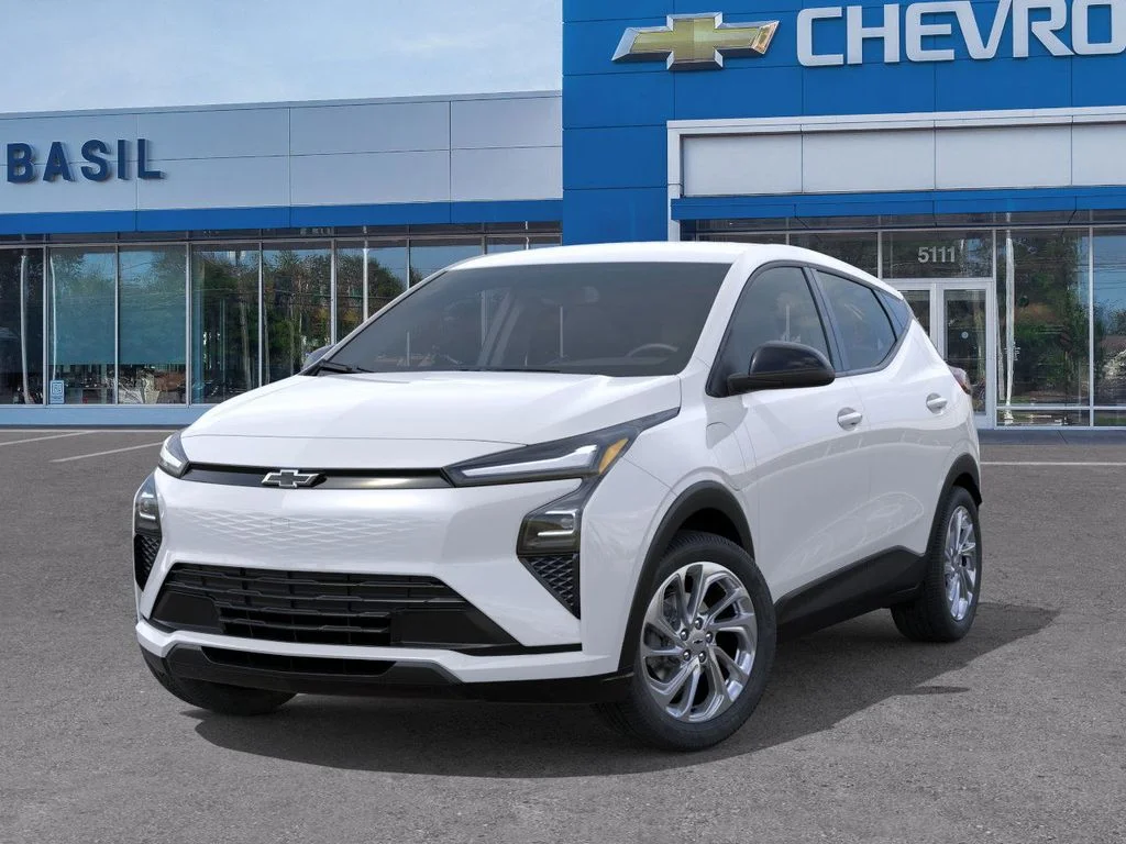 New 2027 White Chevrolet LT image 6