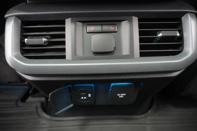 Used 2023  Ford Pro image 23