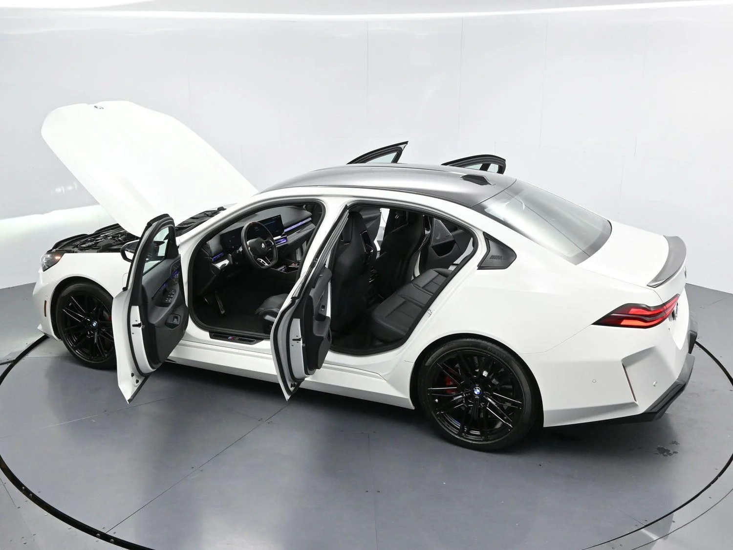 Used 2025 Alpine White BMW Sedan image 47