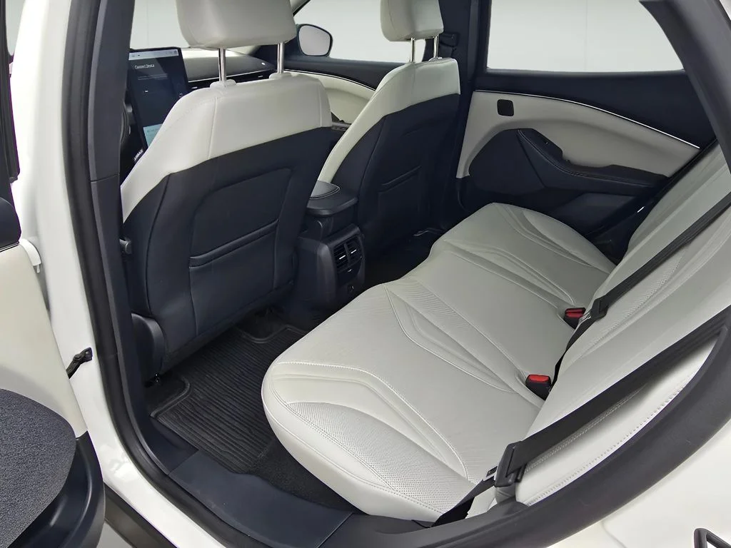 Used 2024 Star White Metallic Tri-Coat Ford Premium image 12