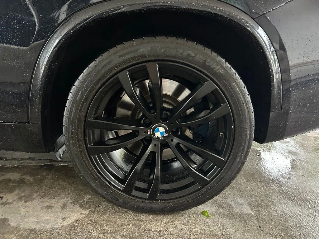 Used 2014 Black BMW xDrive50i image 18